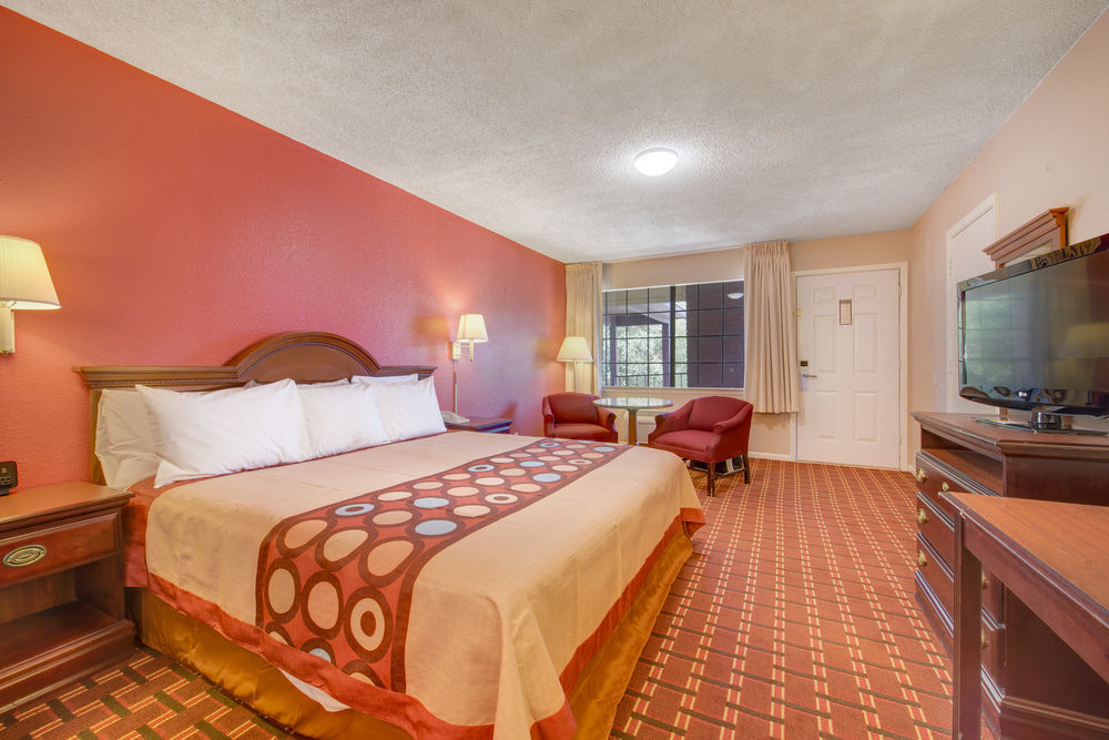 Days Inn By Wyndham College Station University Drive Esterno foto
